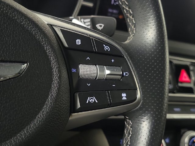 Used 2023 Genesis G70 2.0T RWD image 25