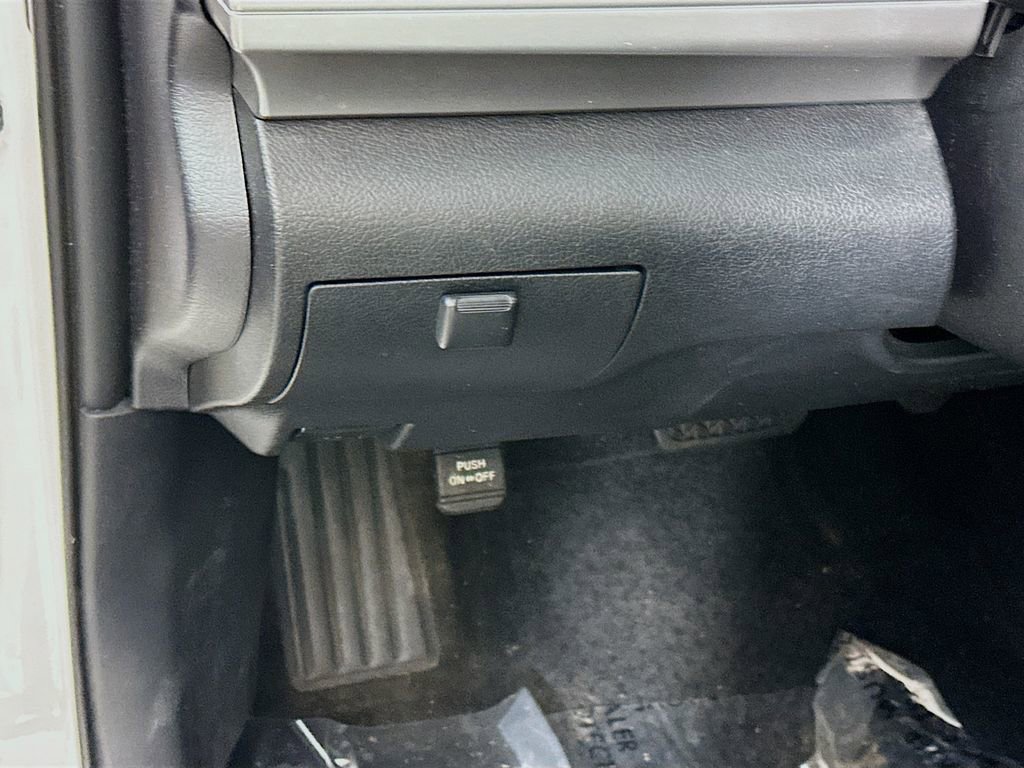 Used 2013 Toyota Camry SE image 15