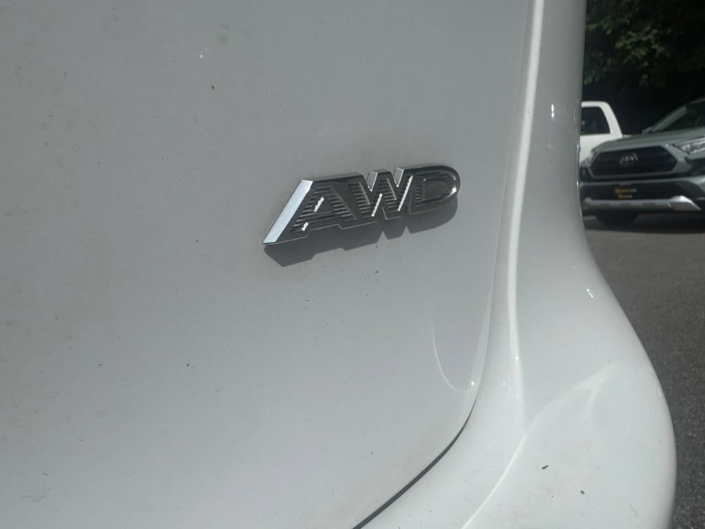 Used 2025 Chrysler Pacifica Select AWD/4WD image 10