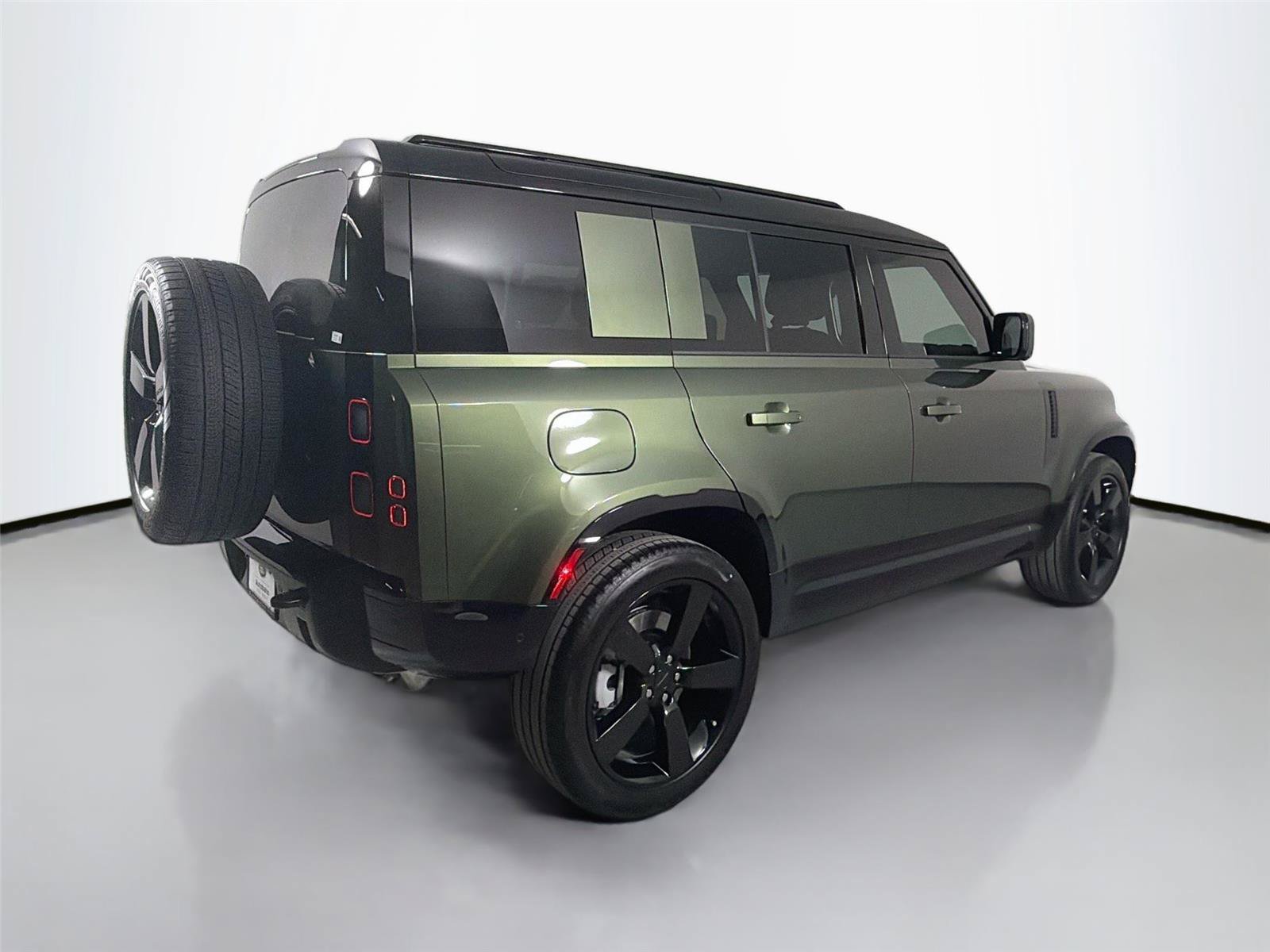 New 2026 Land Rover Defender 110 X-Dynamic SE AWD/4WD image 5