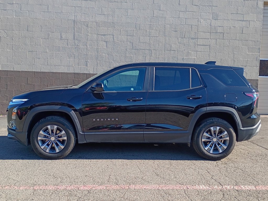 Used 2026 Chevrolet Equinox LT AWD/4WD image 9
