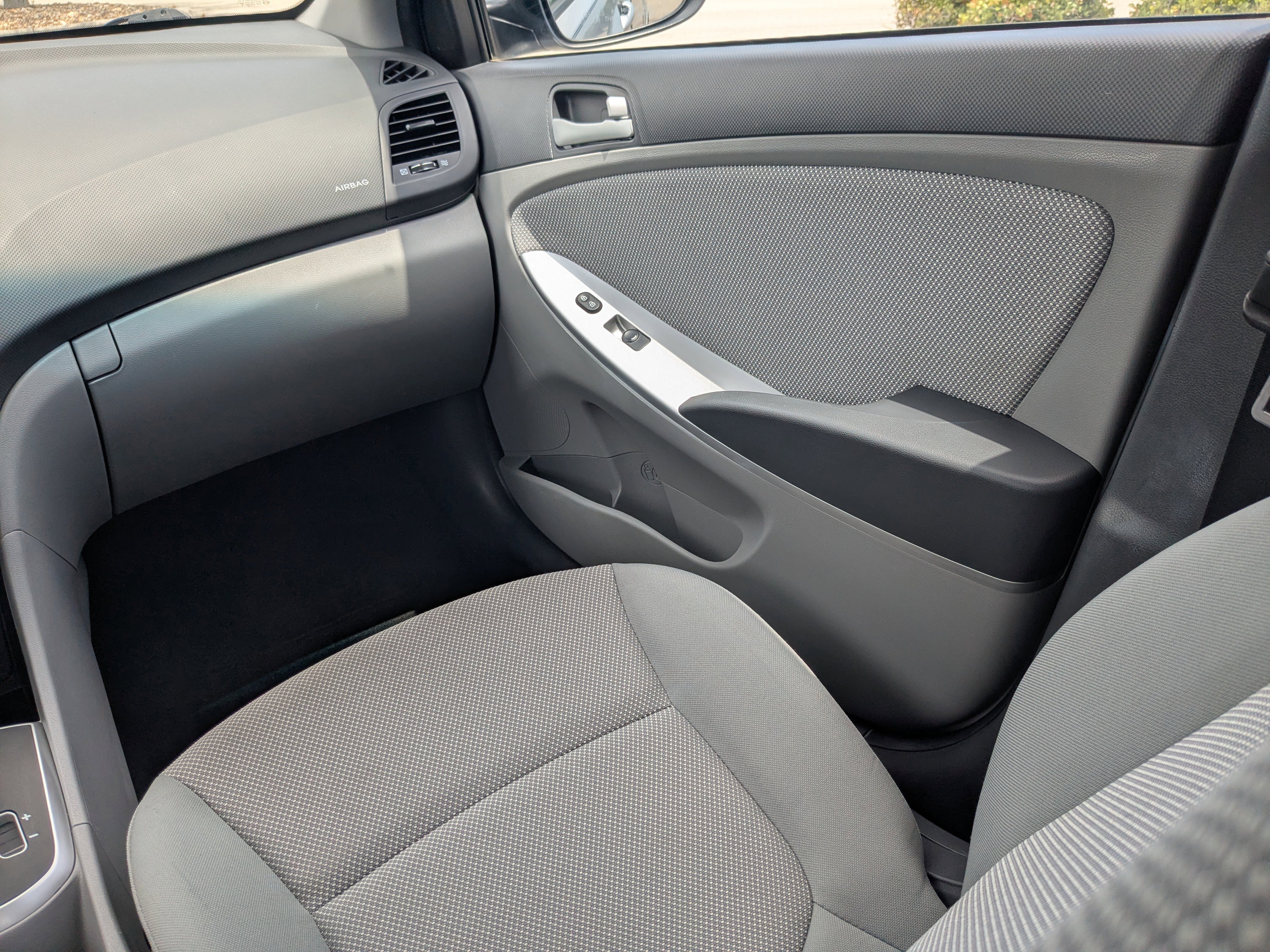 Used 2013 Hyundai Accent GLS FWD image 19