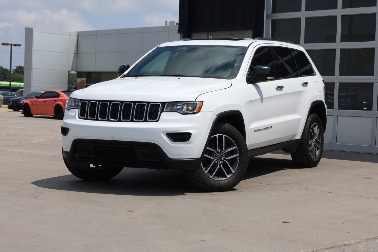 Used 2019 Jeep Grand Cherokee Limited AWD/4WD image 3