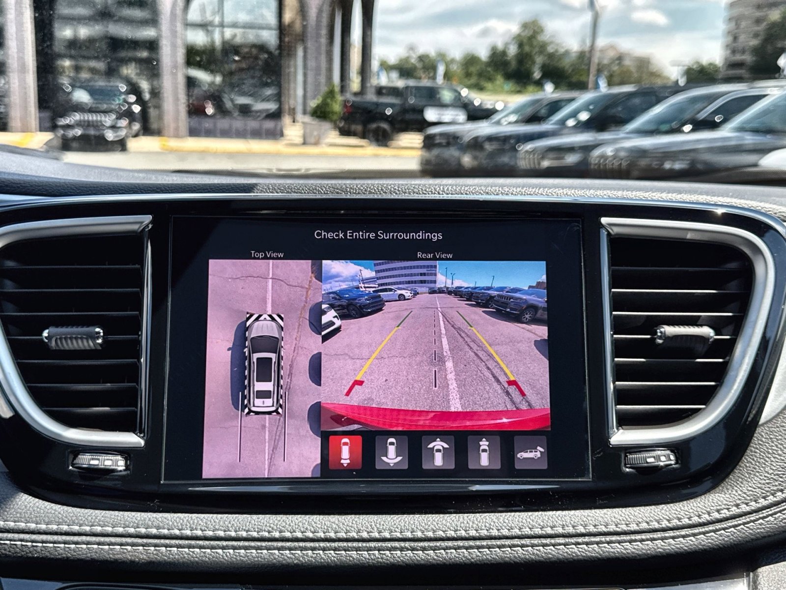 New 2026 Chrysler Pacifica Limited w/ S Appearance Package image 19