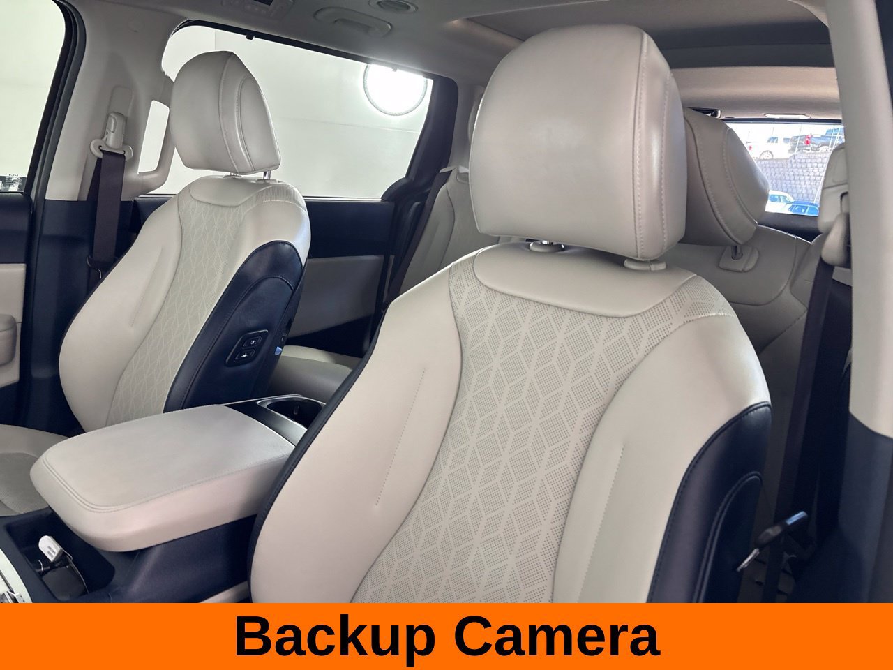 Used 2025 Kia Carnival SX FWD image 14