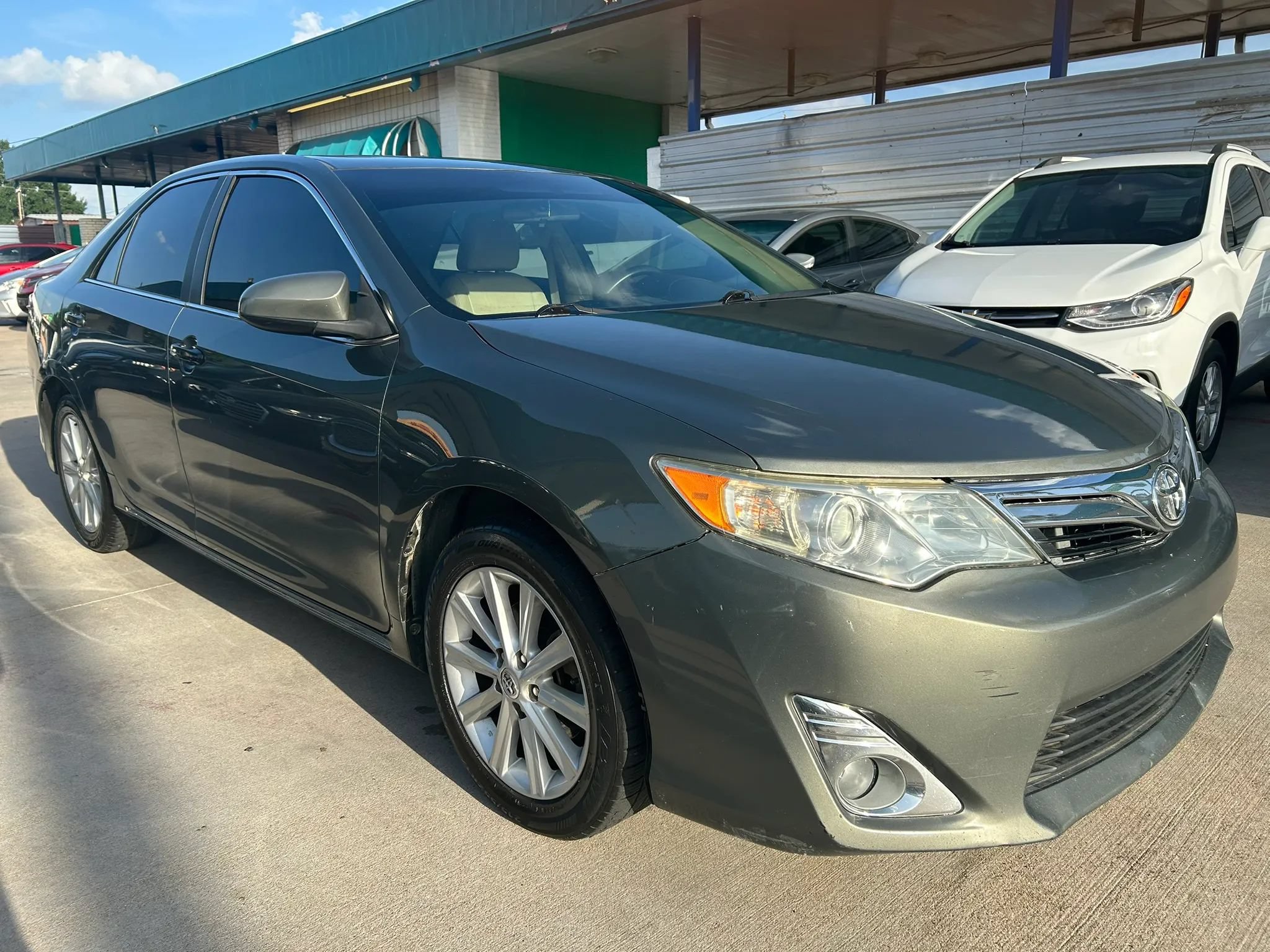 Used 2013 Toyota Camry XLE FWD image 7