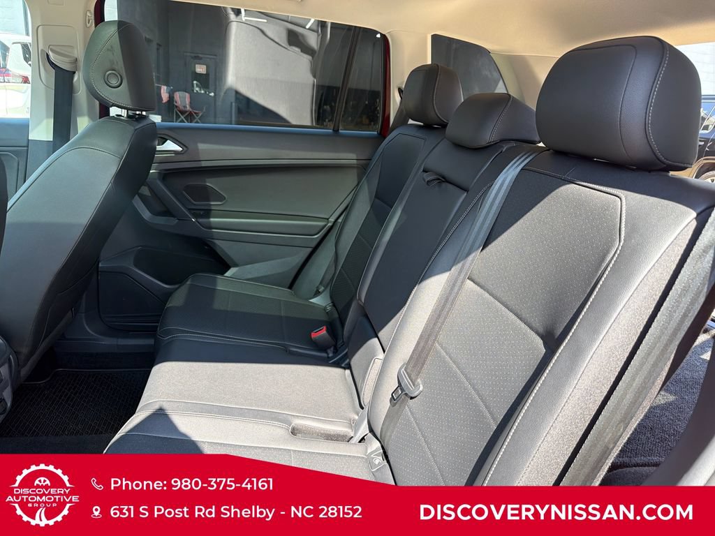 Used 2020 Volkswagen Tiguan SEL AWD/4WD image 33