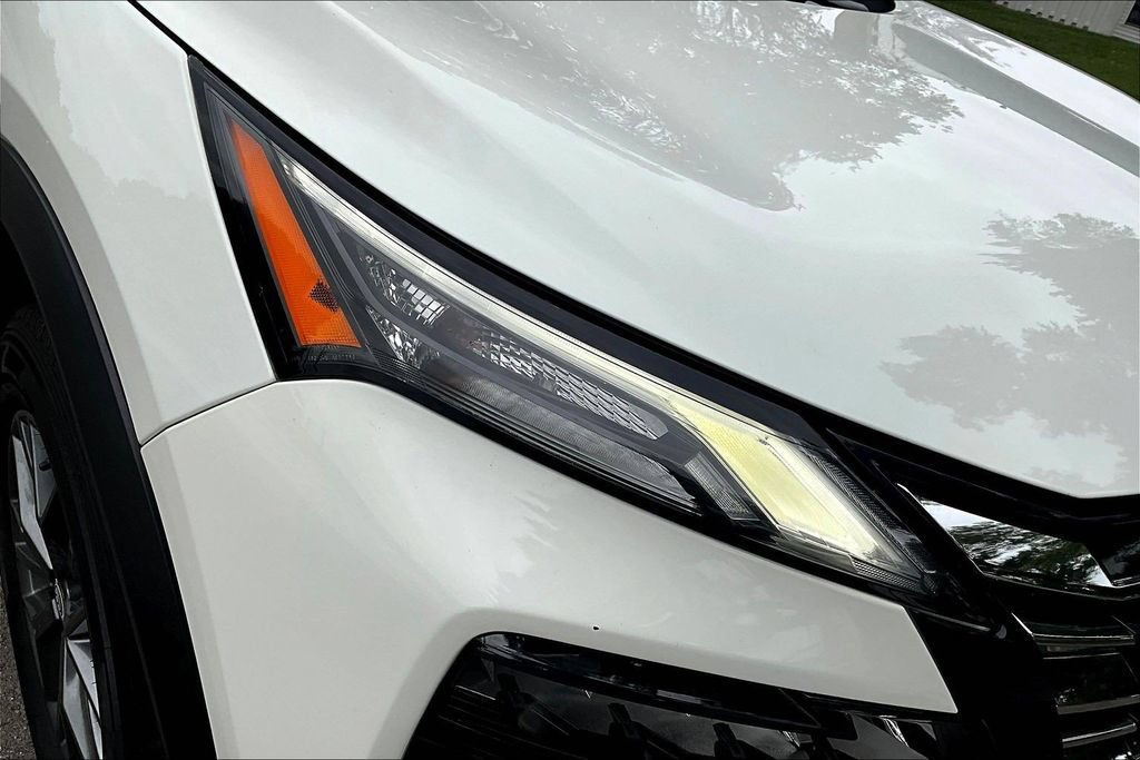 Used 2024 Nissan Rogue S FWD image 29