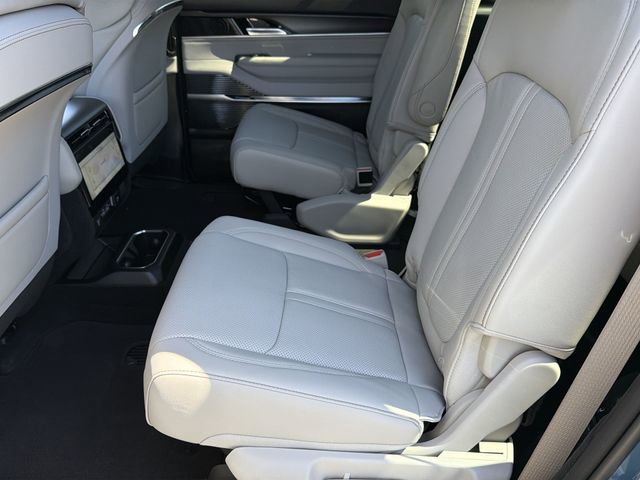 New 2026 Jeep Grand Wagoneer Summit image 20