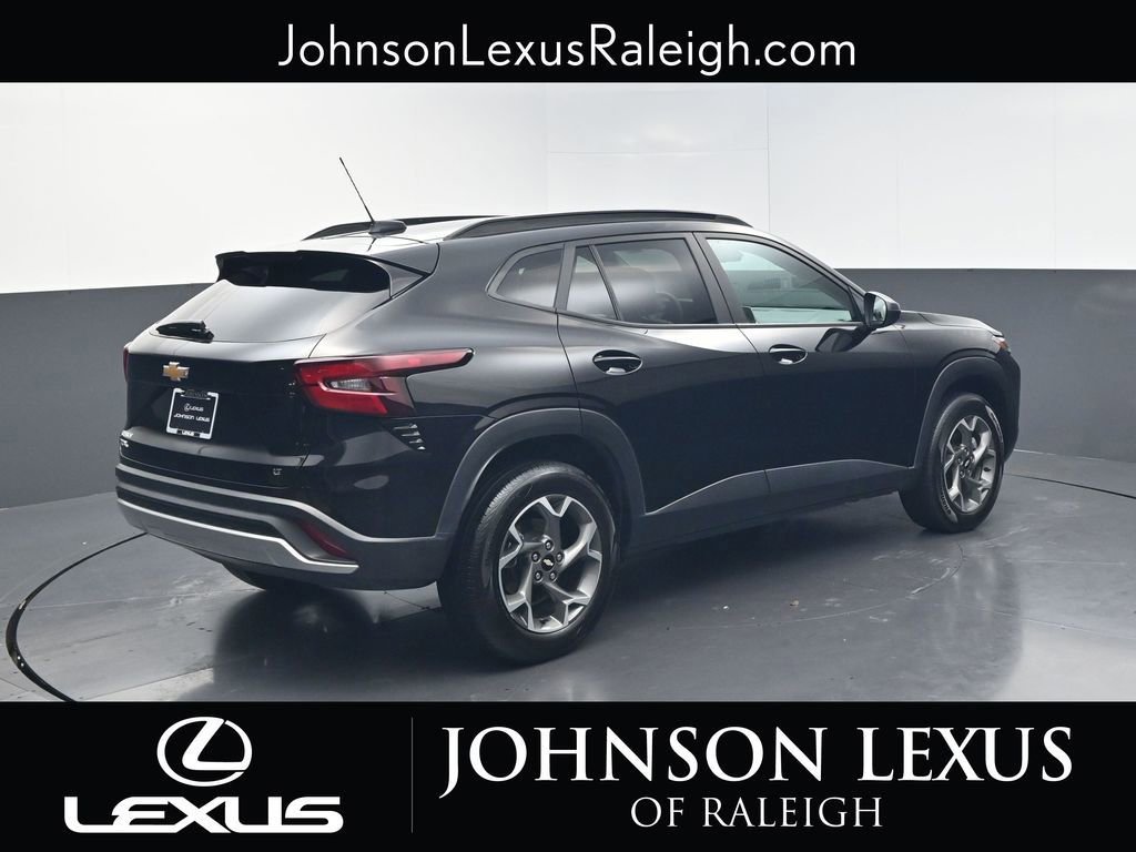 Used 2024 Chevrolet Trax LT FWD image 9