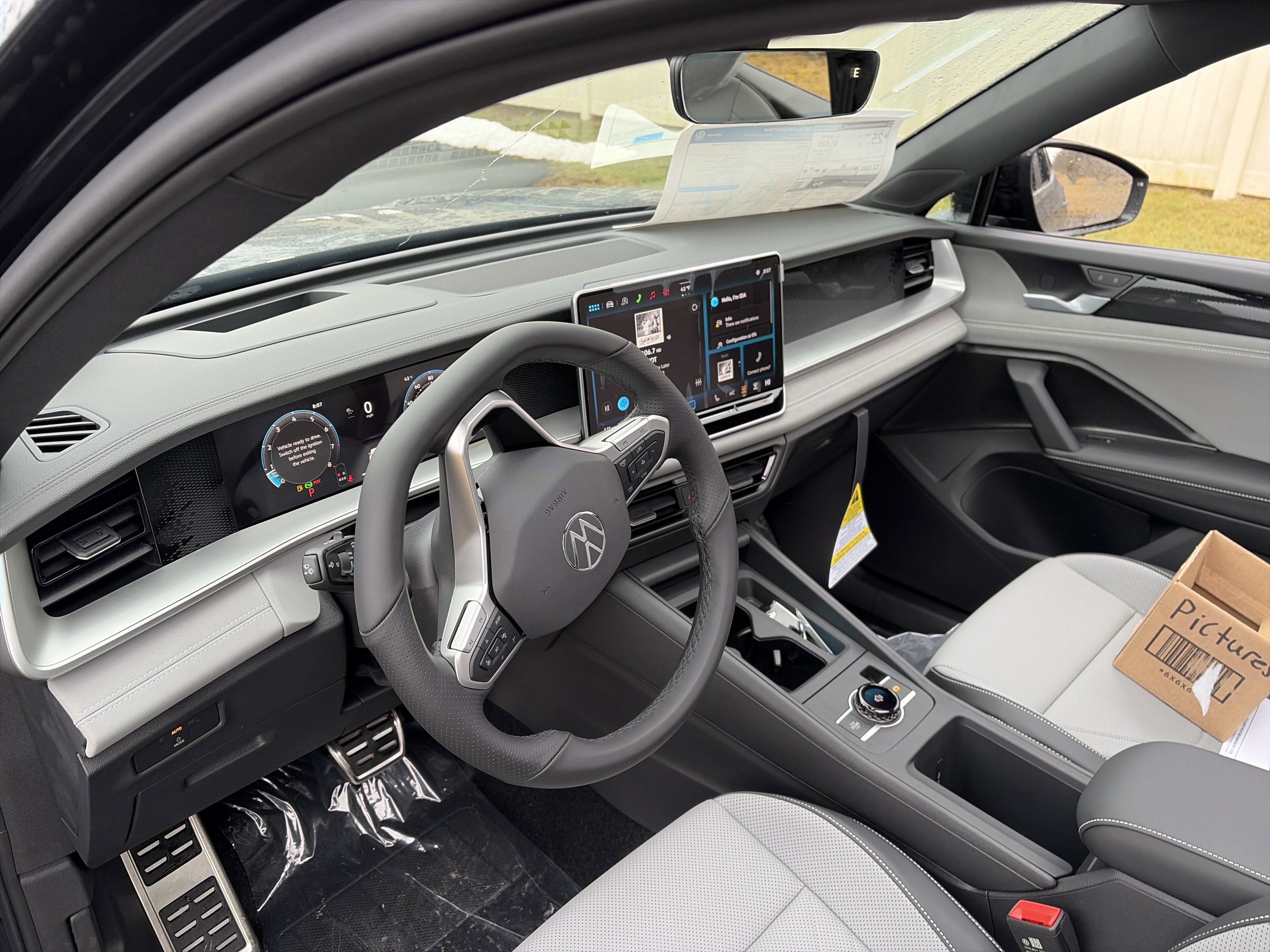 New 2026 Volkswagen Tiguan SE R-Line AWD/4WD image 17