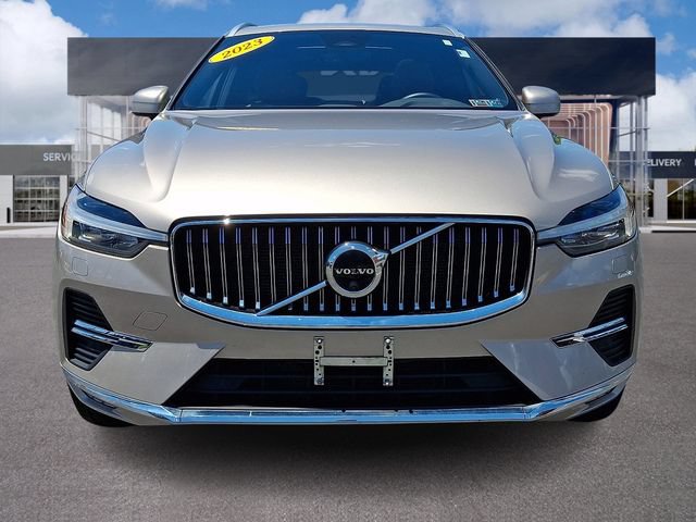 Used 2023 Volvo XC60 B5 Plus AWD/4WD image 2