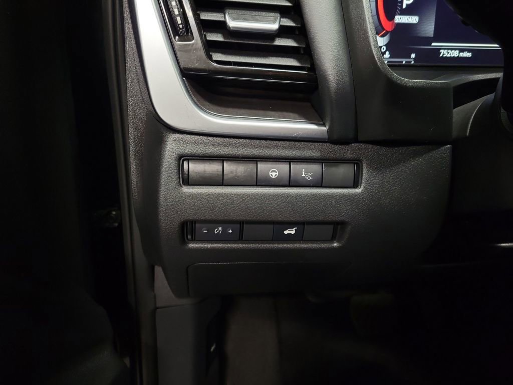 Used 2021 Nissan Rogue Platinum image 23