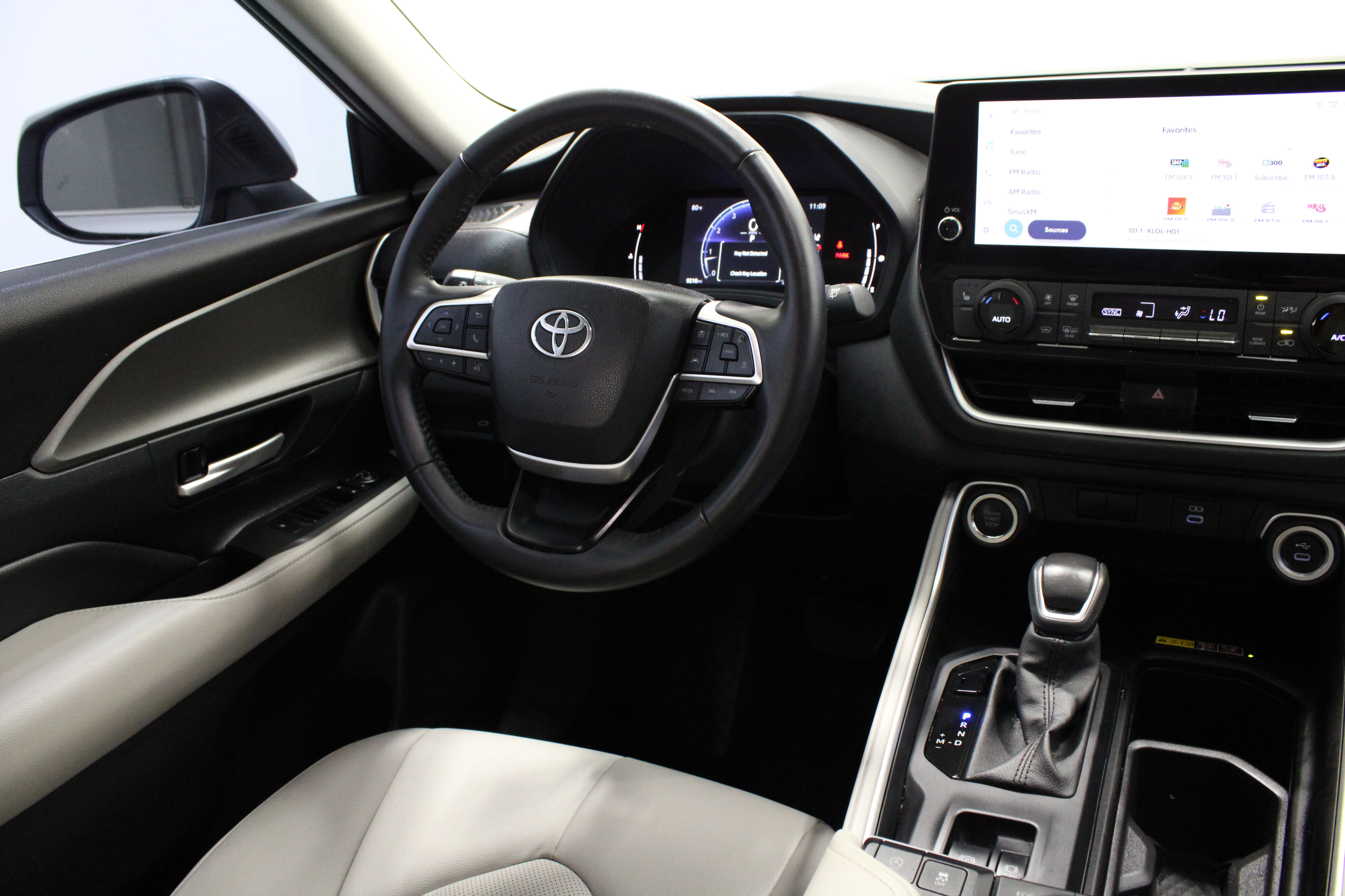 Used 2026 Toyota Grand Highlander AWD image 32