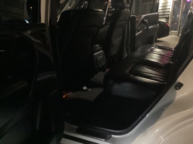 Used 2015 INFINITI QX80 4WD w/ Deluxe Technology Package image 8