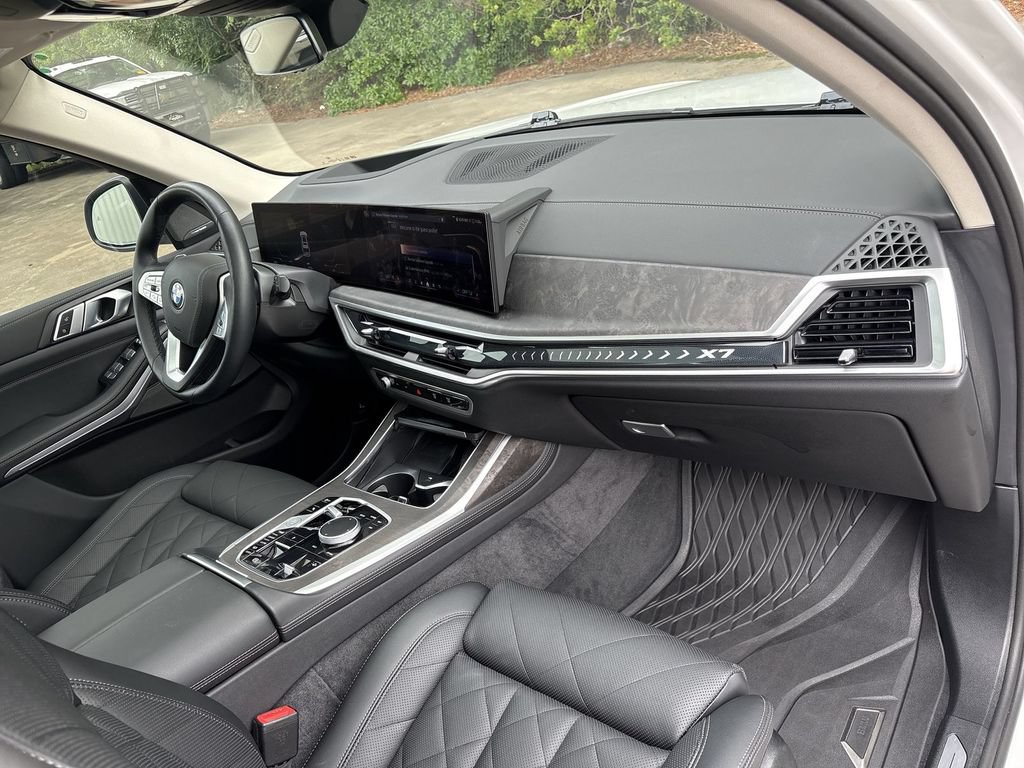 Used 2025 BMW X7 xDrive40i AWD/4WD image 30