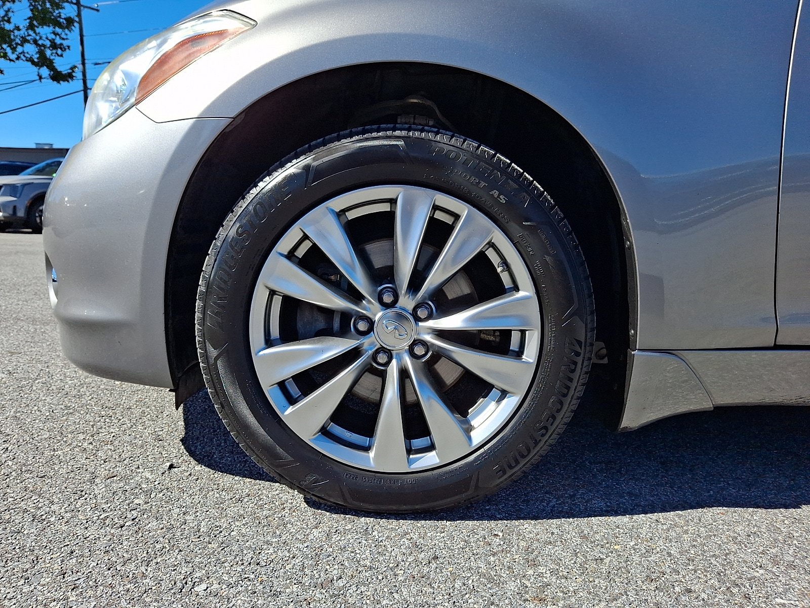 Used 2012 INFINITI M37 x w/ Deluxe Touring Pkg AWD/4WD image 9
