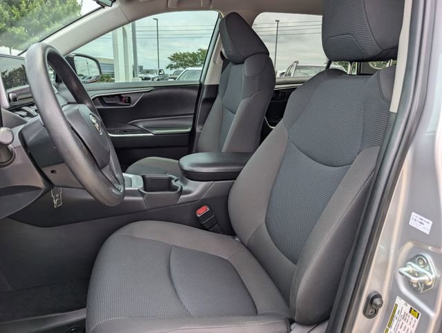 Used 2023 Toyota RAV4 LE AWD/4WD image 27