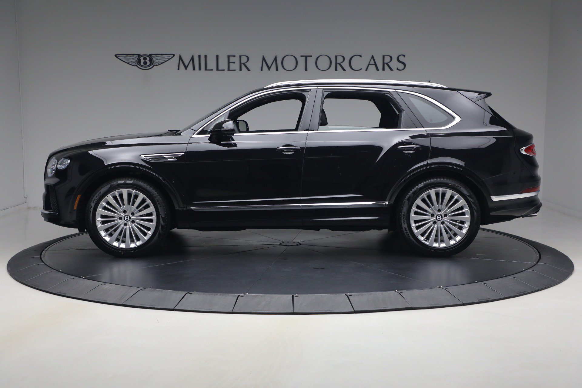 New 2026 Bentley Bentayga AWD/4WD image 3