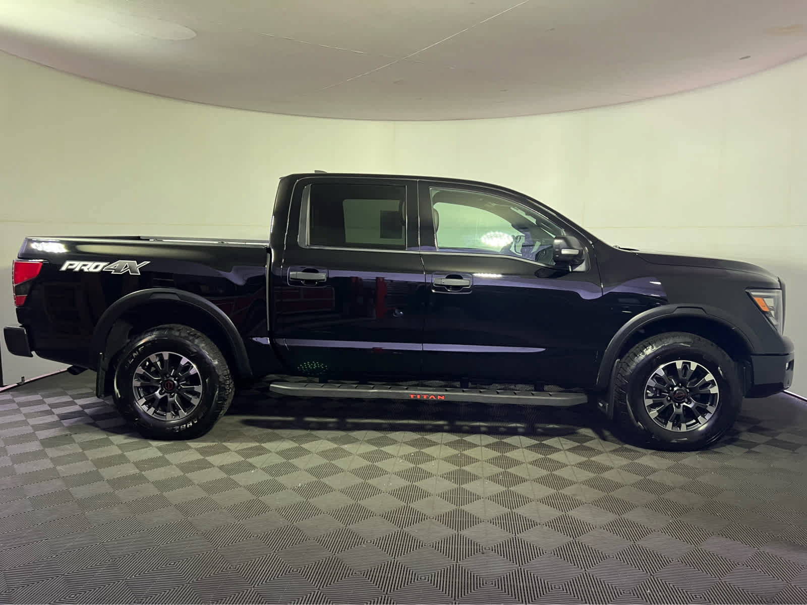 Certified 2024 Nissan Titan PRO-4X w/ Pro-4x Convenience Package AWD/4WD image 8