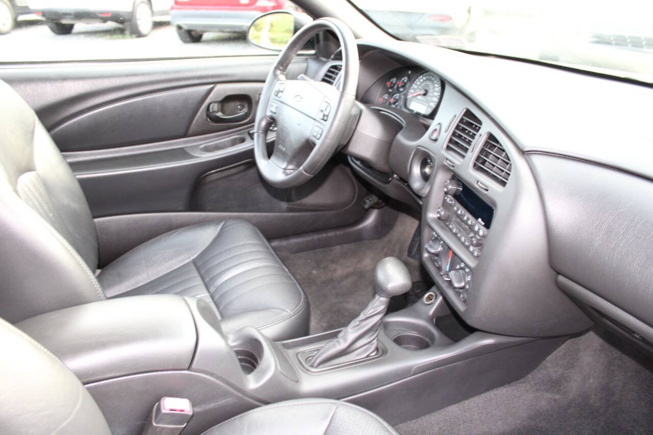 Used 2002 Chevrolet Monte Carlo SS w/ Preferred Equipment Group FWD image 12