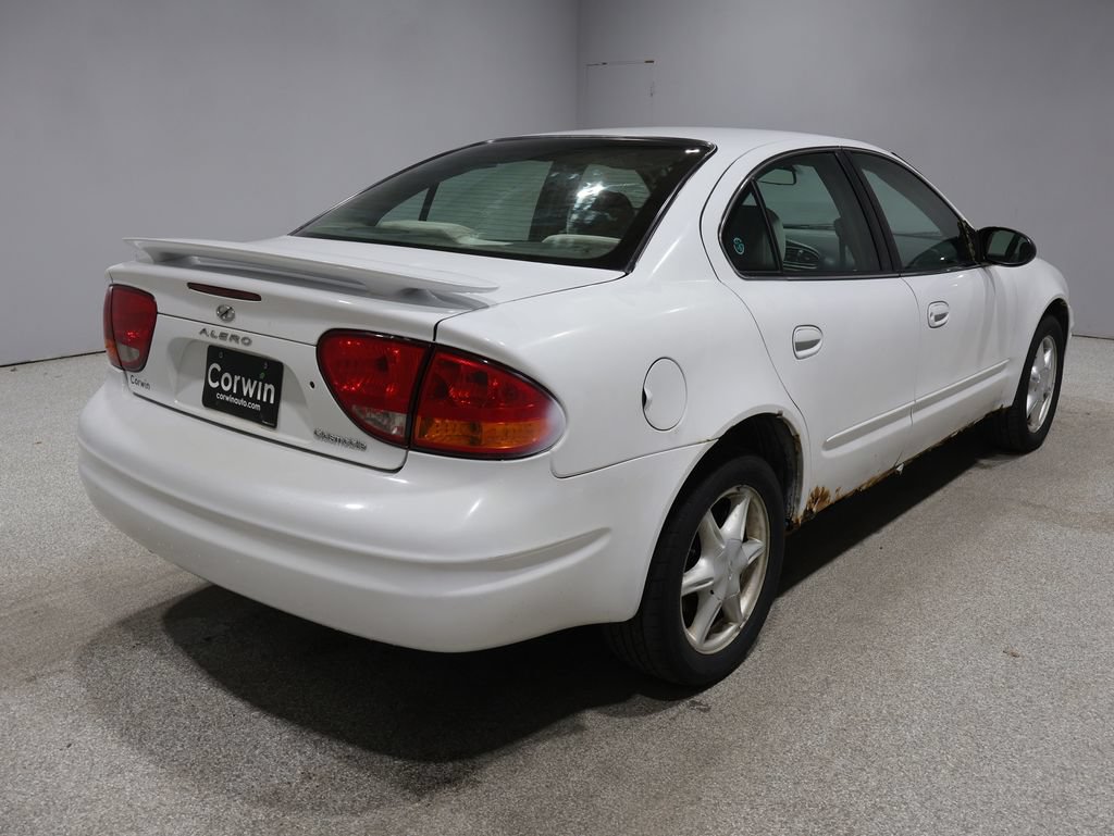 Used 2003 Oldsmobile Alero GL FWD image 2