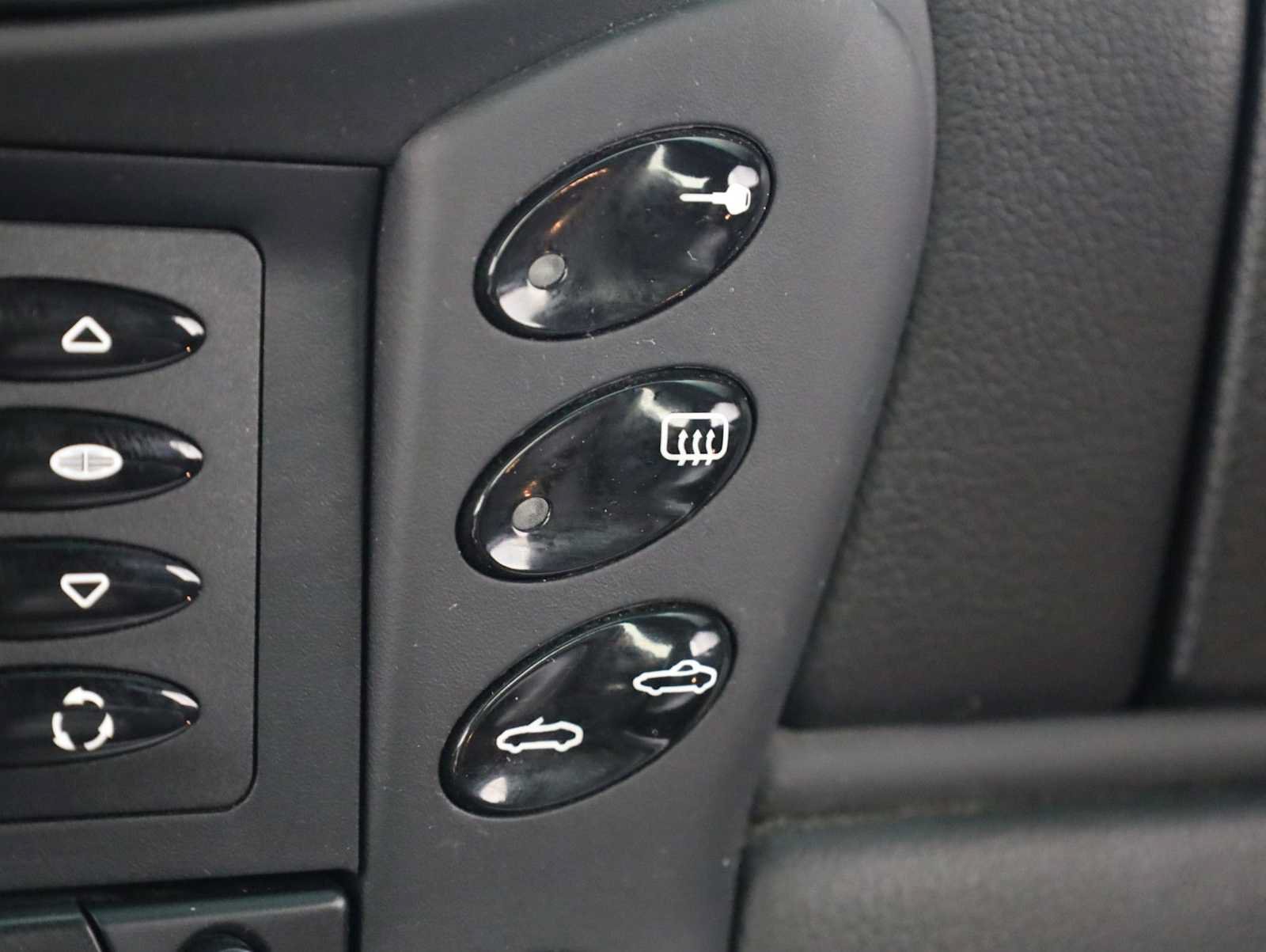Used 2000 Porsche Boxster RWD image 24