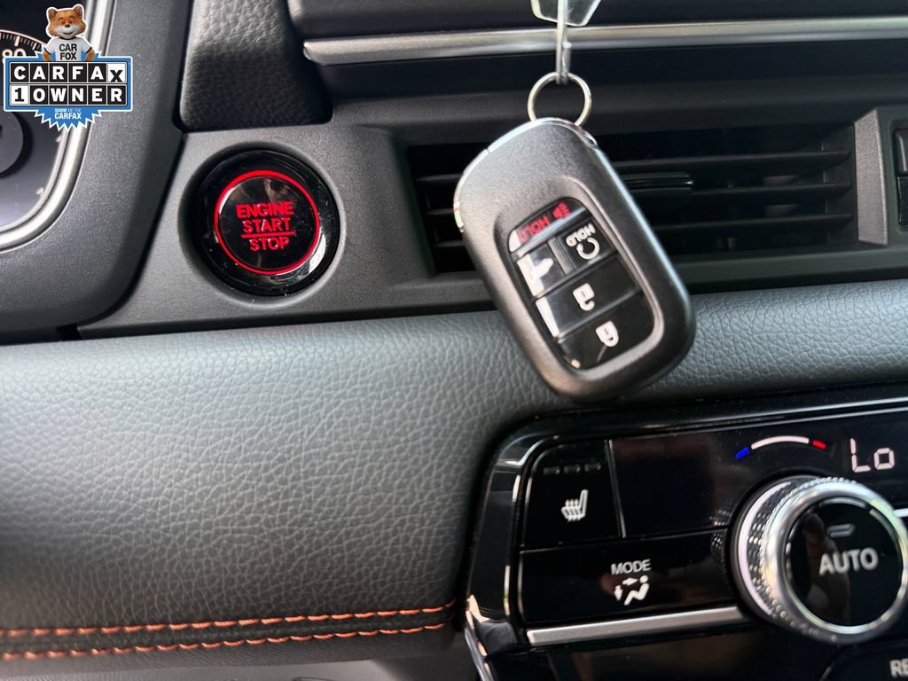 Used 2025 Honda Pilot Sport image 30