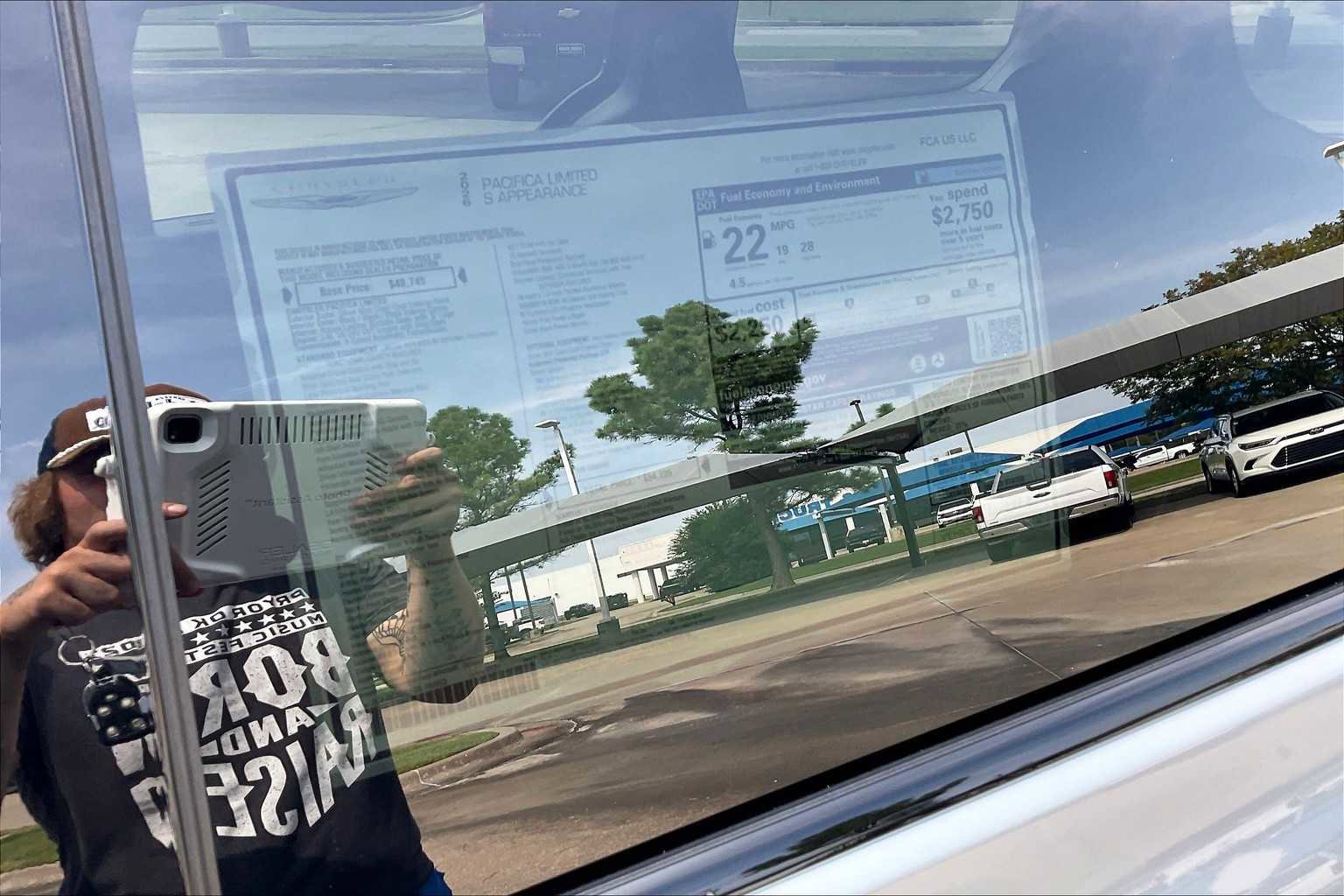 New 2026 Chrysler Pacifica Limited w/ S Appearance Package image 19