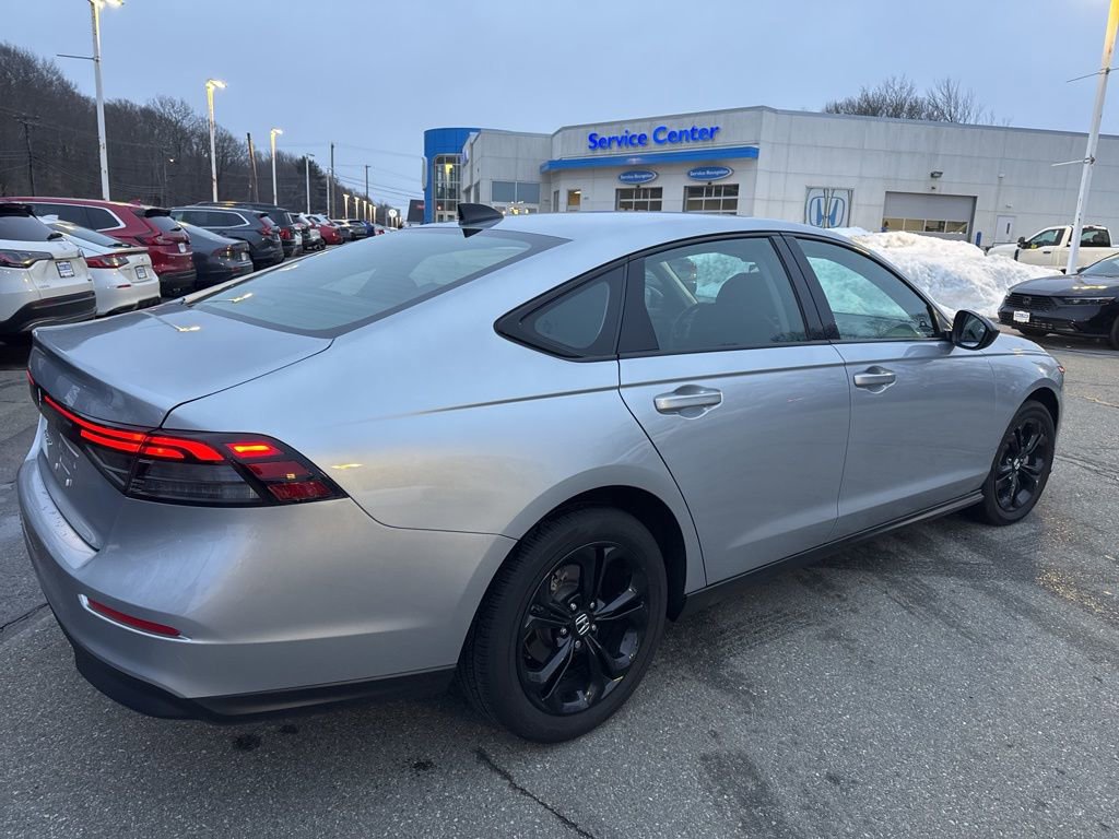Used 2025 Honda Accord SE image 9