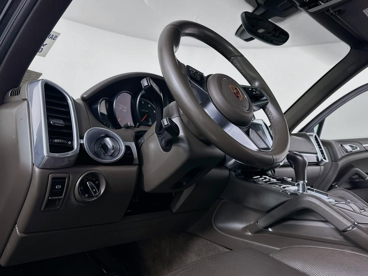 Used 2017 Porsche Cayenne Platinum Edition image 34