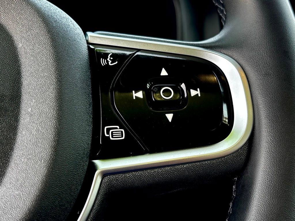 Used 2025 Volvo XC60 T8 Ultra w/ Protection Package Premier AWD/4WD image 21