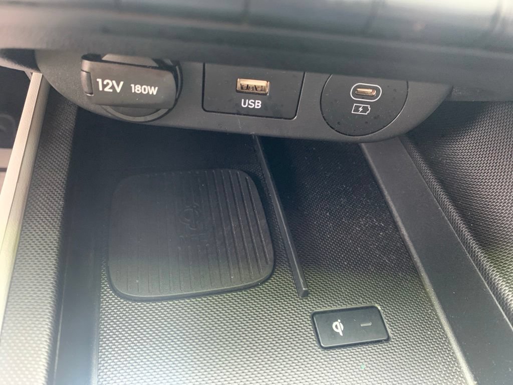 Certified 2024 Hyundai Elantra Limited FWD image 23