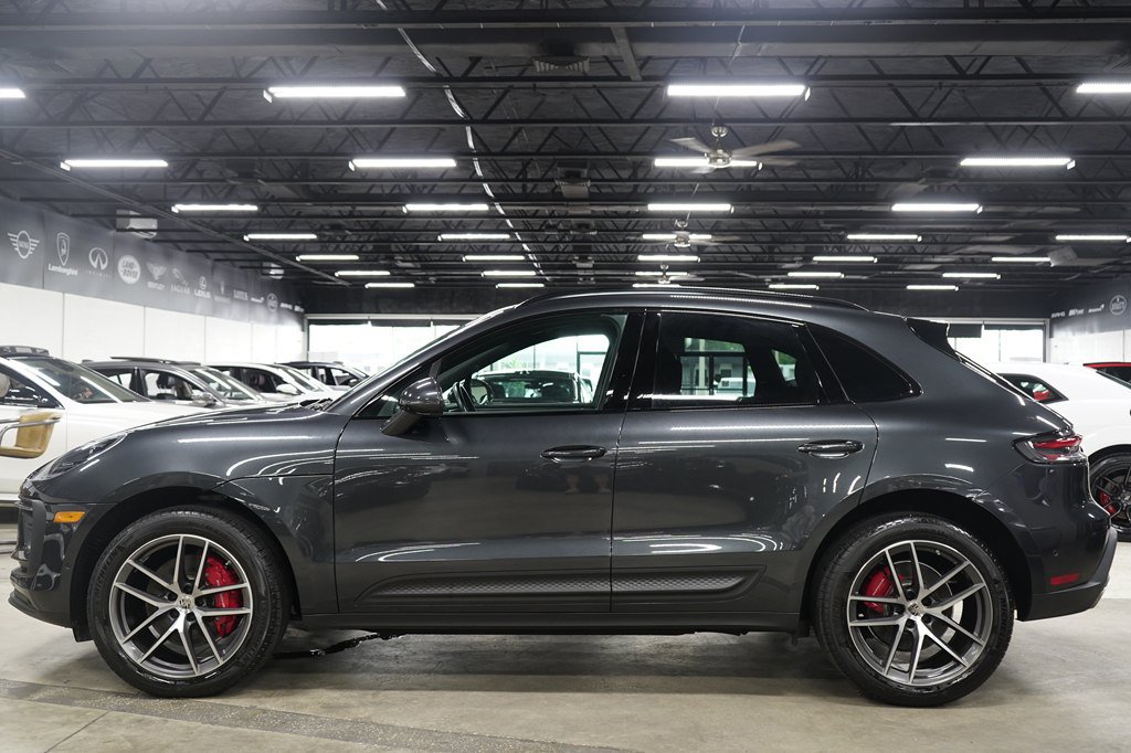 Used 2023 Porsche Macan S AWD/4WD image 2