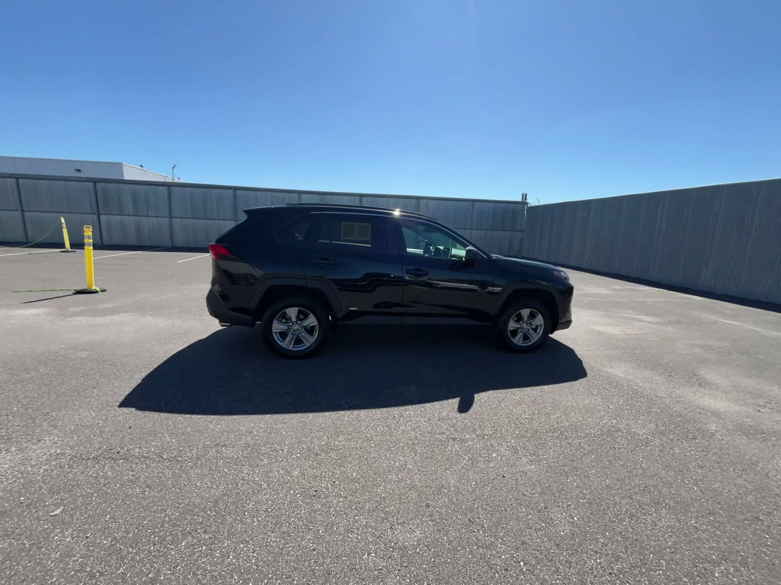 Used 2024 Toyota RAV4 LE AWD/4WD image 15