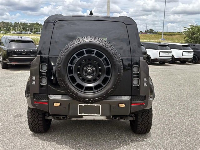 New 2025 Land Rover Defender 110 image 5