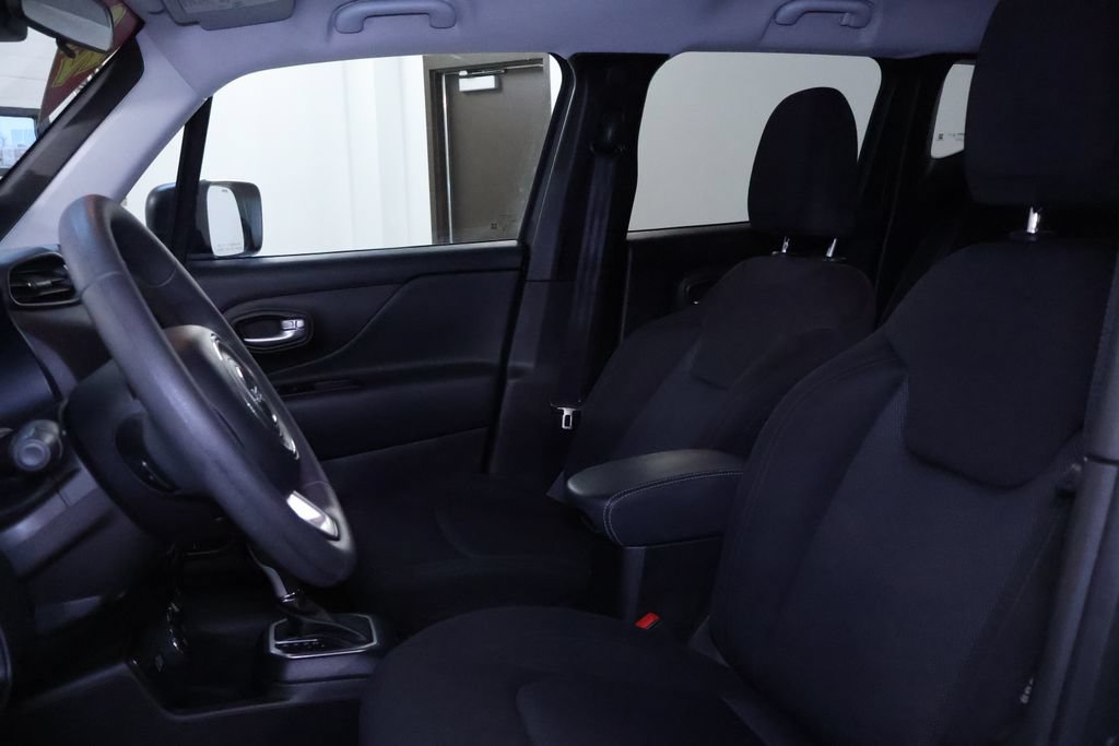 Used 2023 Jeep Renegade Latitude AWD/4WD image 14