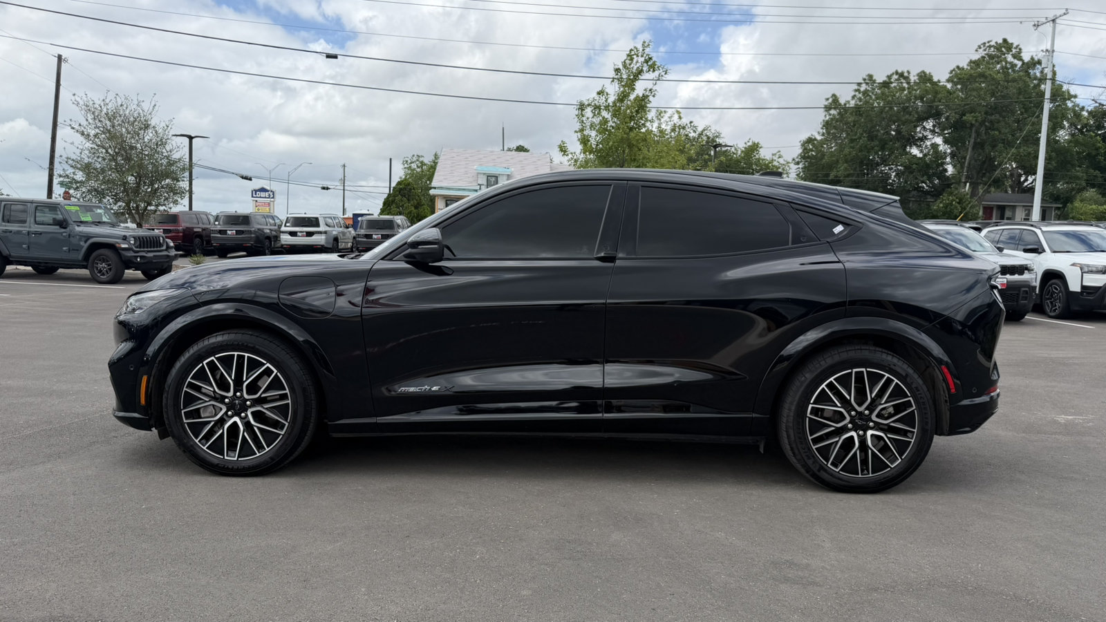 Used 2024 Ford Mustang Mach-E Premium RWD image 7