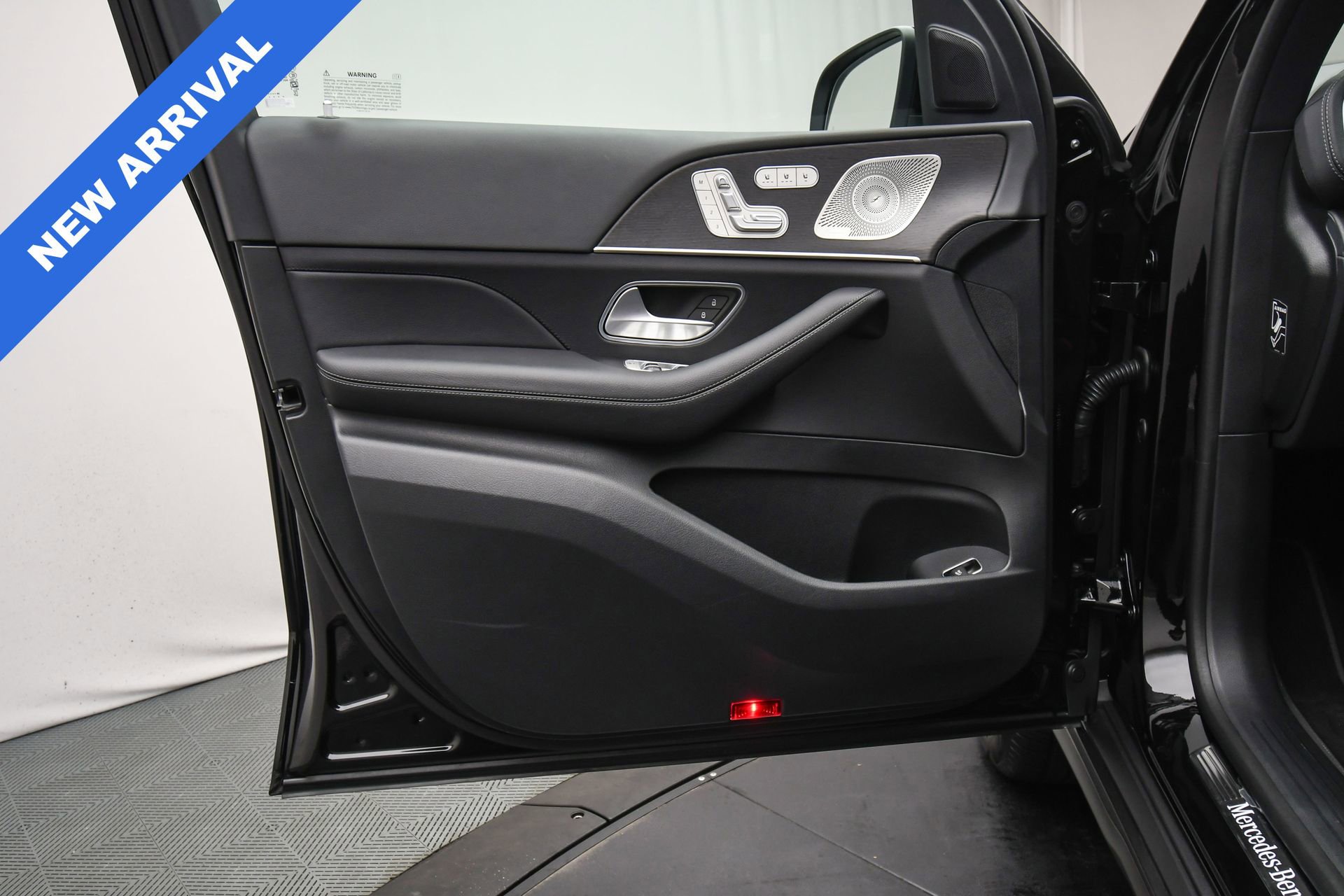 Used 2025 Mercedes-Benz GLS 450 4MATIC image 45