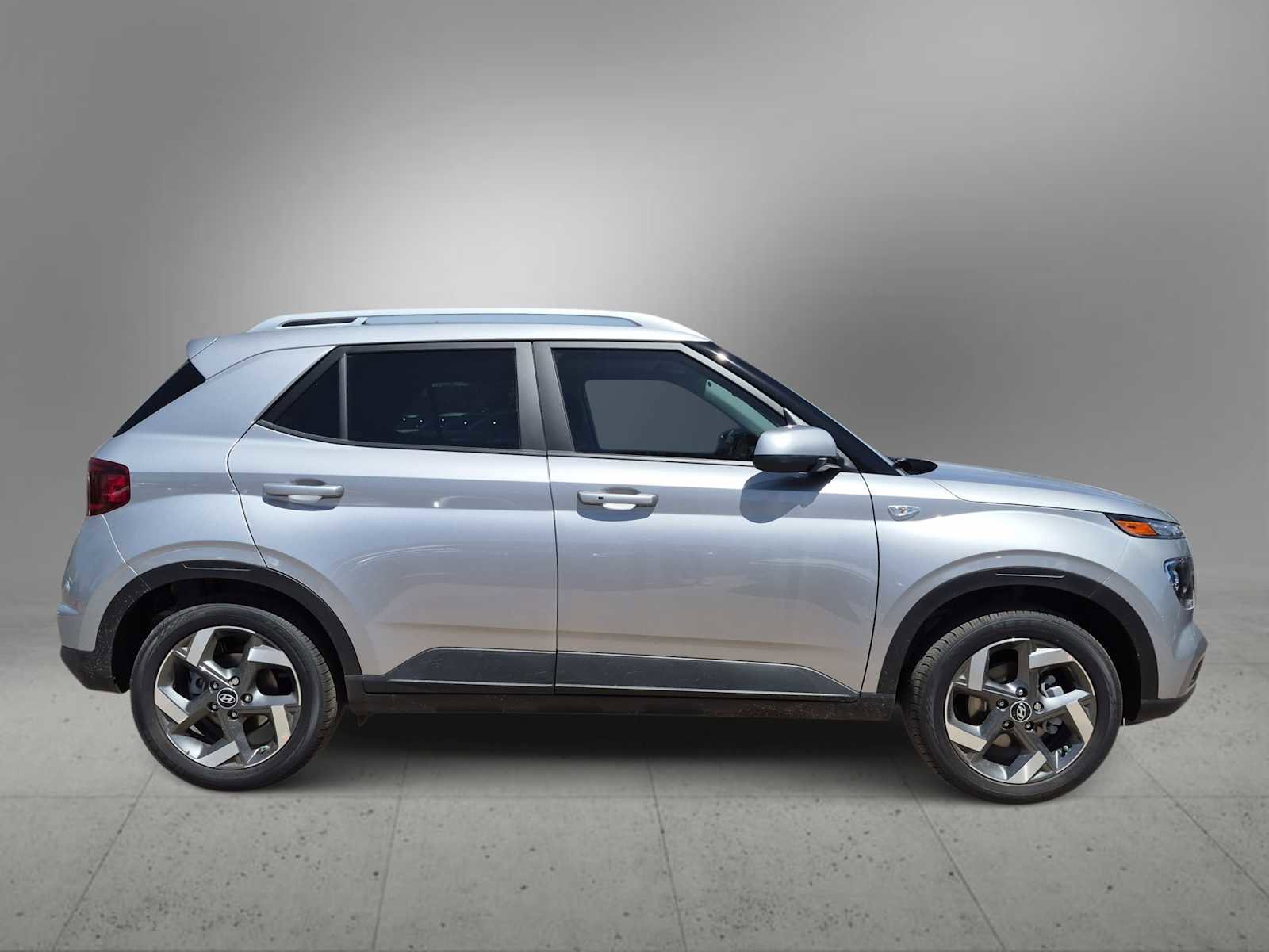 New 2026 Hyundai Venue SEL FWD image 9