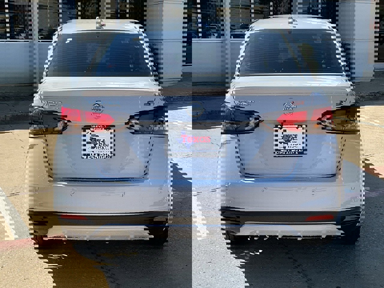 New 2025 Nissan Versa SR w/ Trunk Package image 6