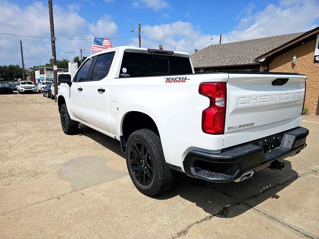 Used 2022 Chevrolet Silverado 1500 LT Trail Boss w/ LT Trail Boss Premium Package image 3