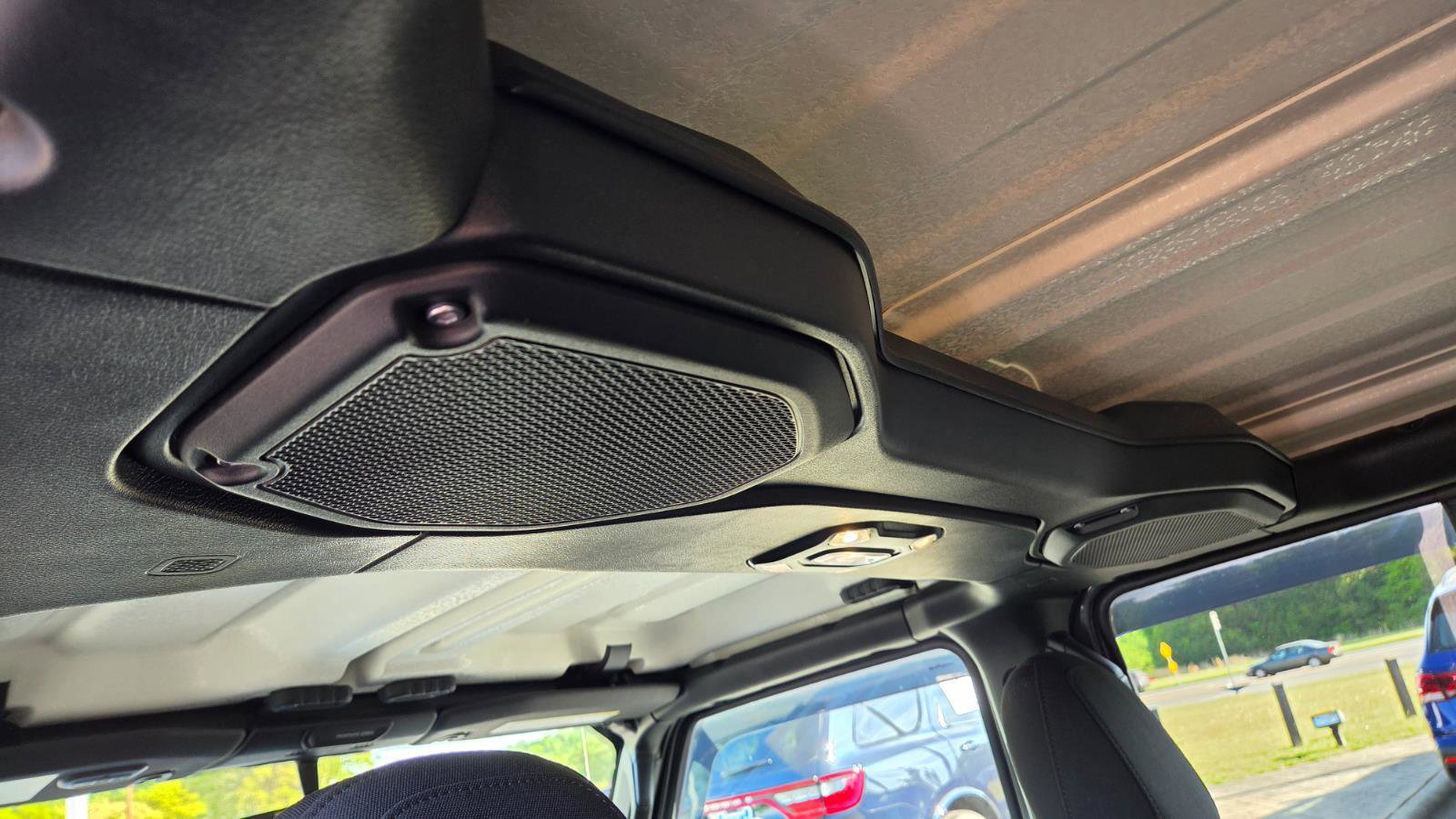 Used 2023 Jeep Wrangler Unlimited w/ Cold Weather Group image 53