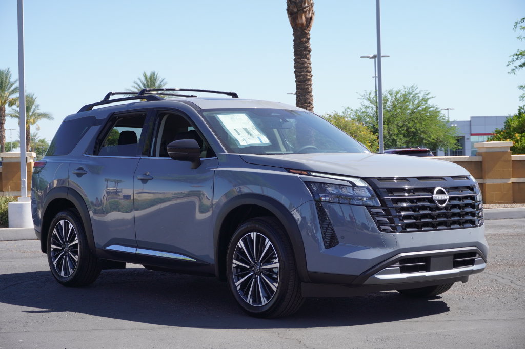New 2026 Nissan Pathfinder Platinum FWD image 4