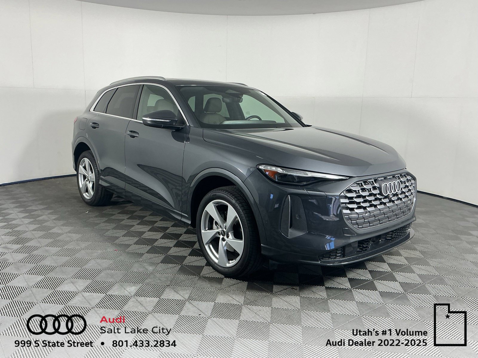 Used 2025 Audi Q5 Premium Plus AWD/4WD image 1