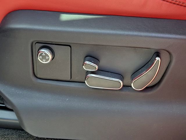 Used 2022 Bentley Bentayga image 21