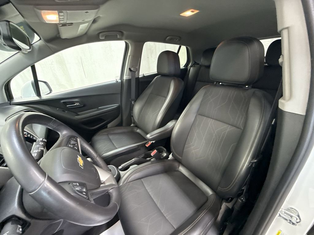 Certified 2022 Chevrolet Trax LT w/ LT Convenience Package image 27