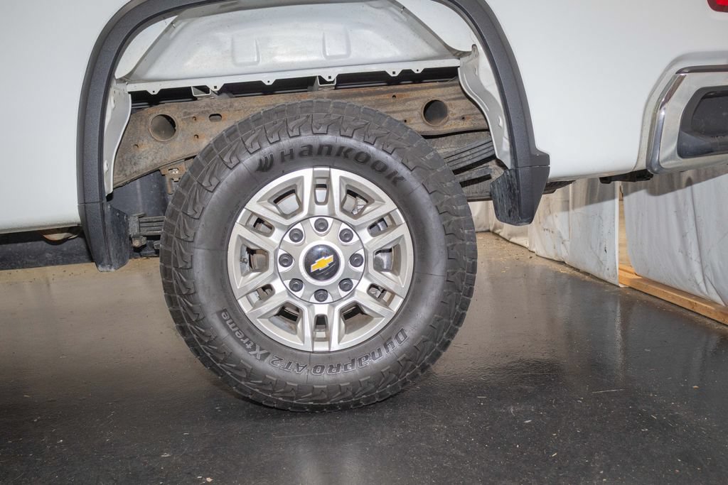 Used 2020 Chevrolet Silverado 2500 LT AWD/4WD image 9