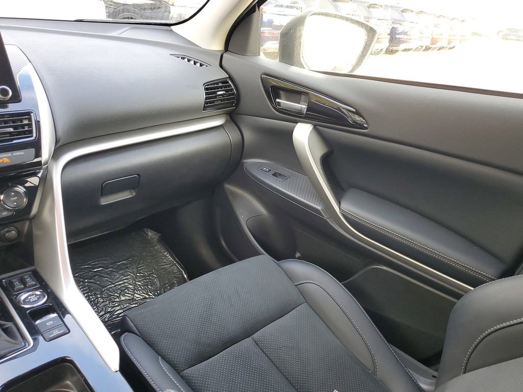 Used 2025 Mitsubishi Eclipse Cross AWD image 11