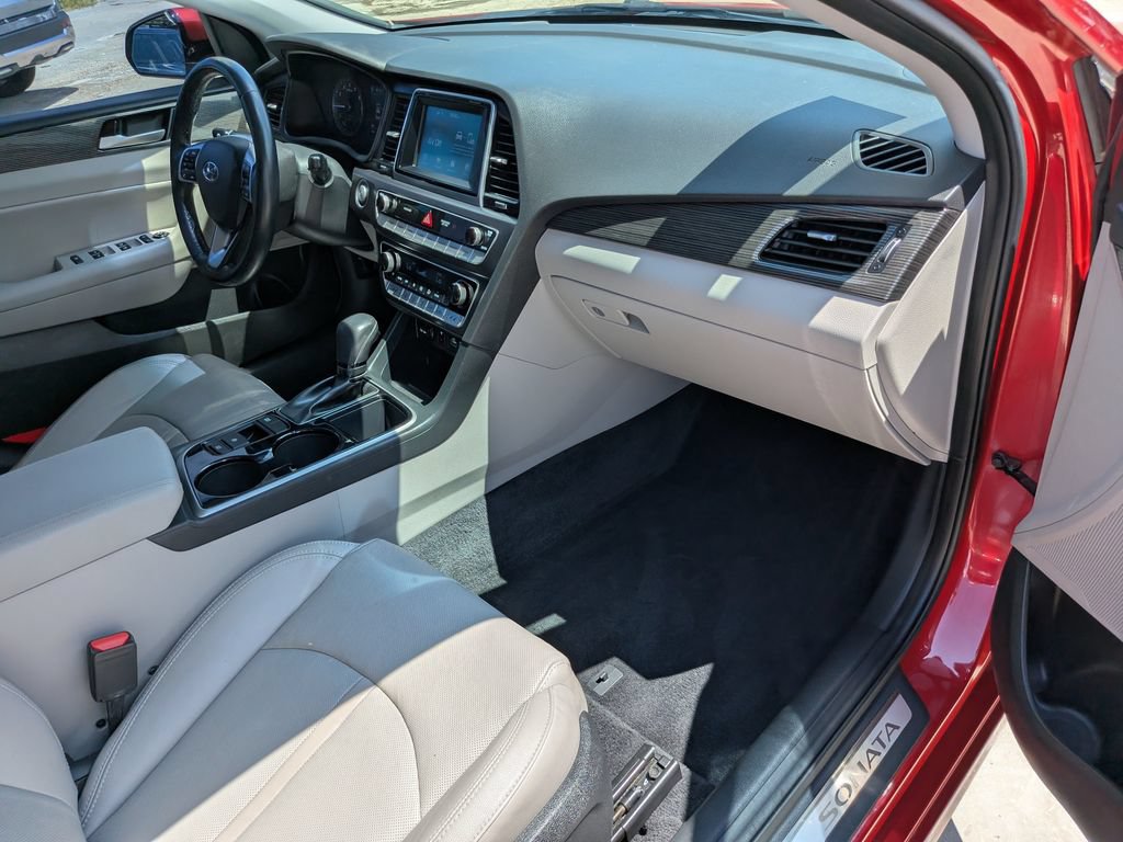 Used 2019 Hyundai Sonata Limited FWD image 11